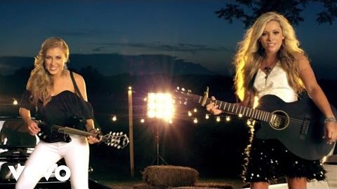 Maddie & Tae – Girl In A Country Song